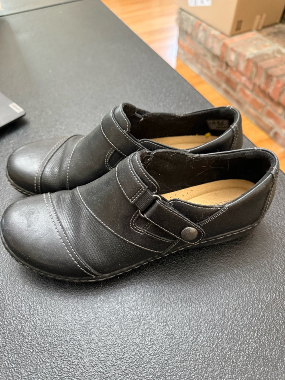 Women’s Black Clarks size 9.5